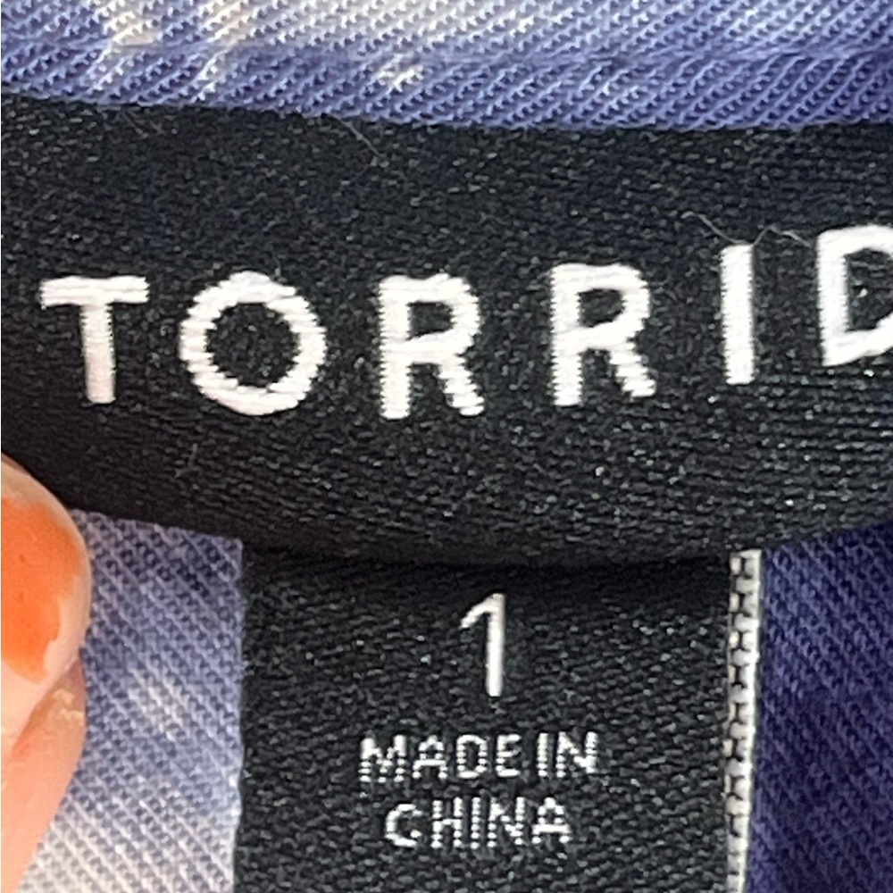 TORRID Relaxed Blue Tie Dye blouse - Picture 4 of 16